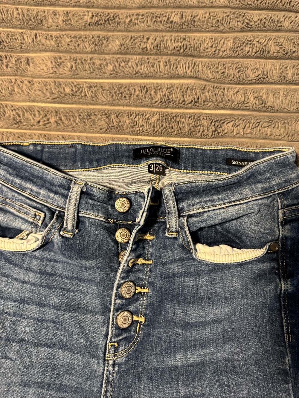 Judy Blue Skinny Jeans in Faded Blue Wash